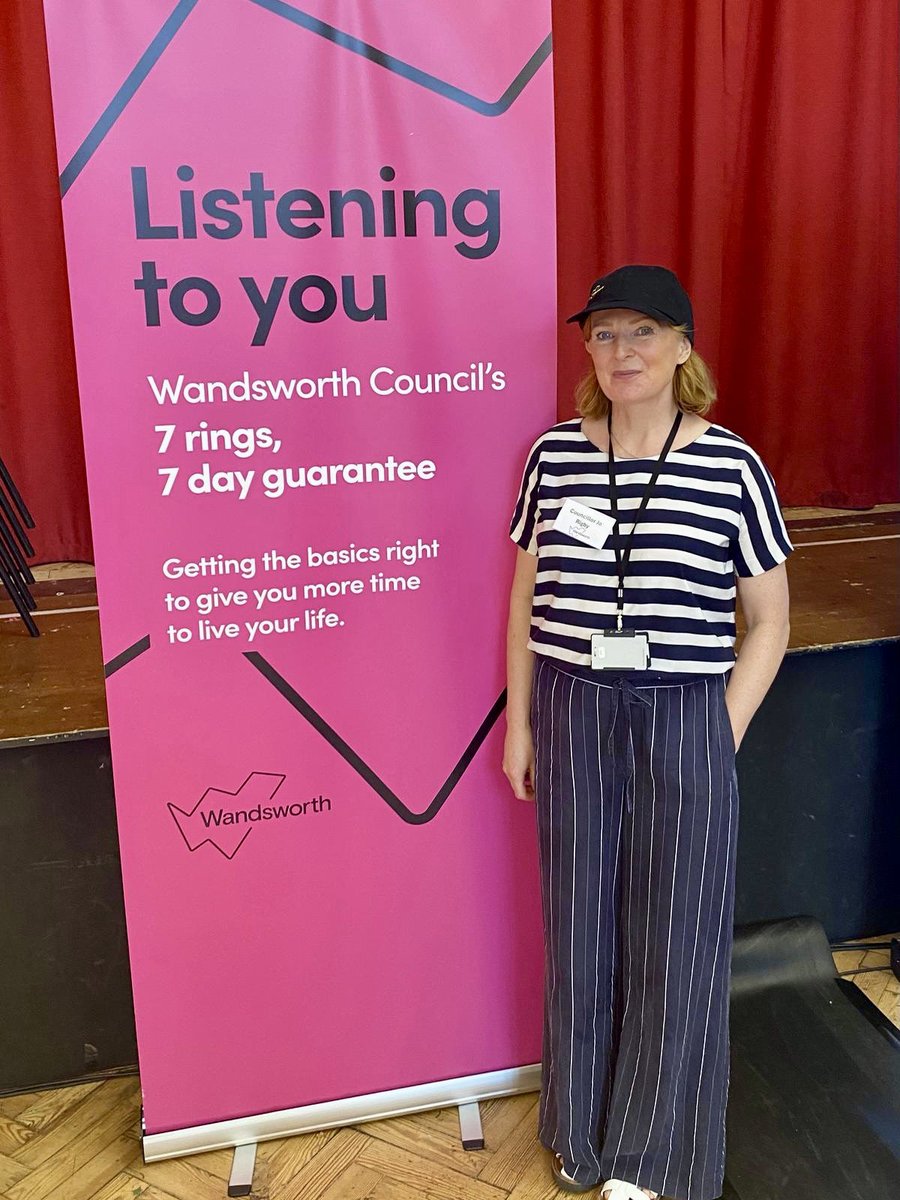 CllrSimonHogg's tweet image. Good to listen to local people in Balham this morning.
Thanks to all who came out and to St Mary Magdalene Church for hosting.
Hot topics included cleaner streets, Lime Bikes & cost of living.
Lovely to be joined by Balham councillor Jo Rigby, who puts fear into flytippers!