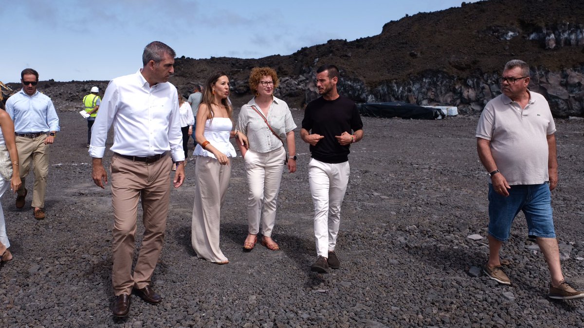 MDominguez_Glez's tweet image. Más allá de que la Isla Bonita esté viviendo de nuevo sus fiestas por la Bajada de la Virgen de Las Nieves, la realidad de La Palma es que sigue reconstruyéndose.
Ejemplo de ello es Covalle, una cooperativa ubicada en Los Llanos de Aridane que perdió un almacén durante la…