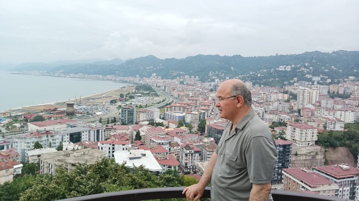 hc_huseyincelik's tweet image. Değerli dostum,ağabeyim Sayın Prof. Dr. Şaban Şimşek’in davetiyle Rize’deyiz. Ülkemizin her köşesi bir başka güzel.