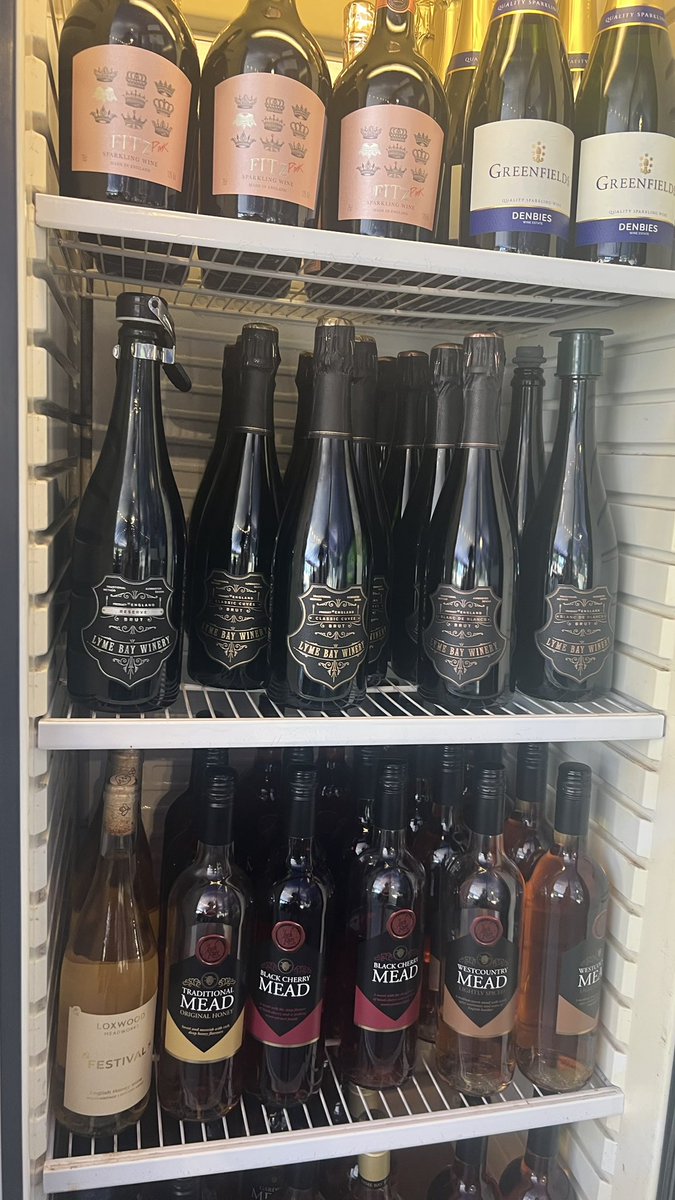 ealingbeerfest's tweet image. Like your wine? We got a fine collection of sparking and still English wines
#ealingbeerfest #wine #winelovers