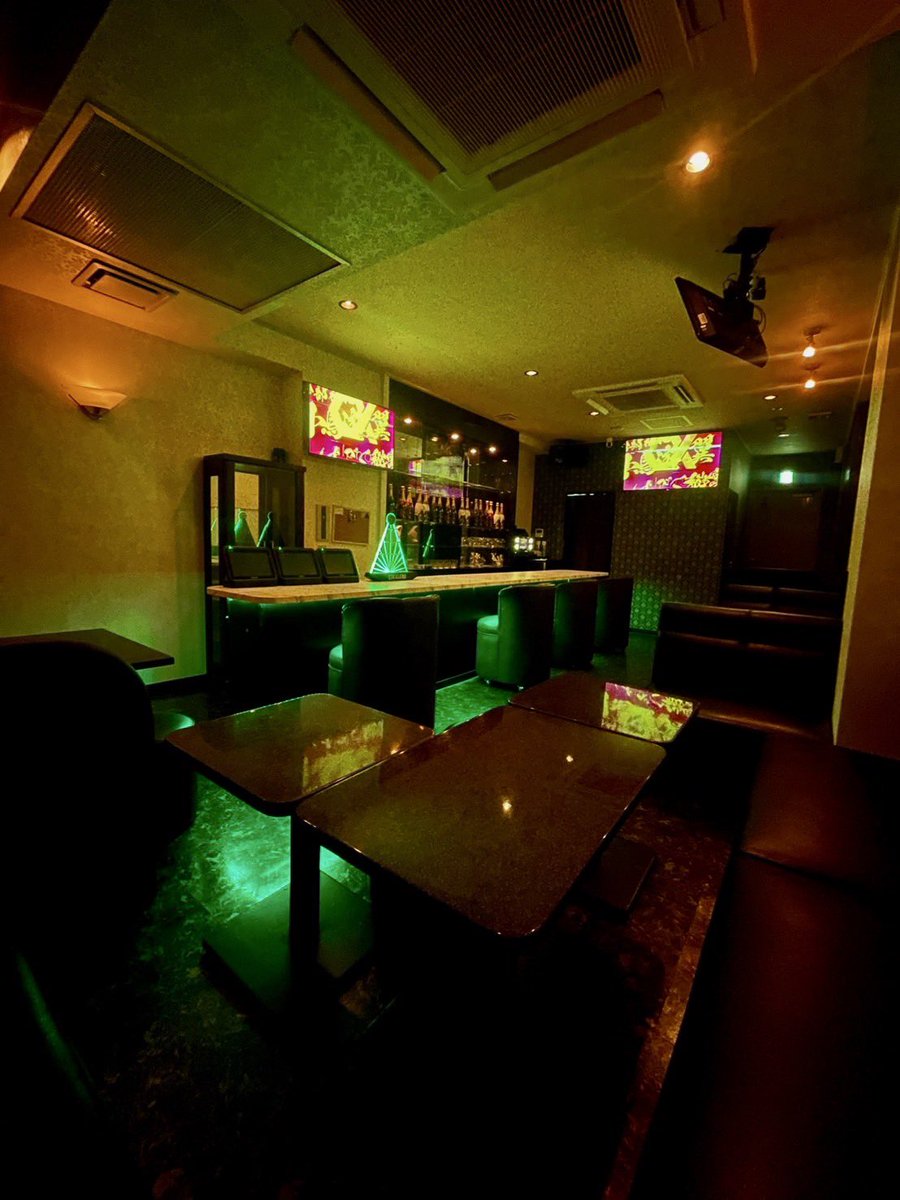 2025bar's tweet photo. アフターにどうですか？

キャスドリ代なし🙅‍♂️
カラオケ無料🎤
トランプ、チンチロ、ワニワニパニック
色んなゲームできます👍

通り魔もお待ちしております🙇 https://t.co/n0pKY0hyVb