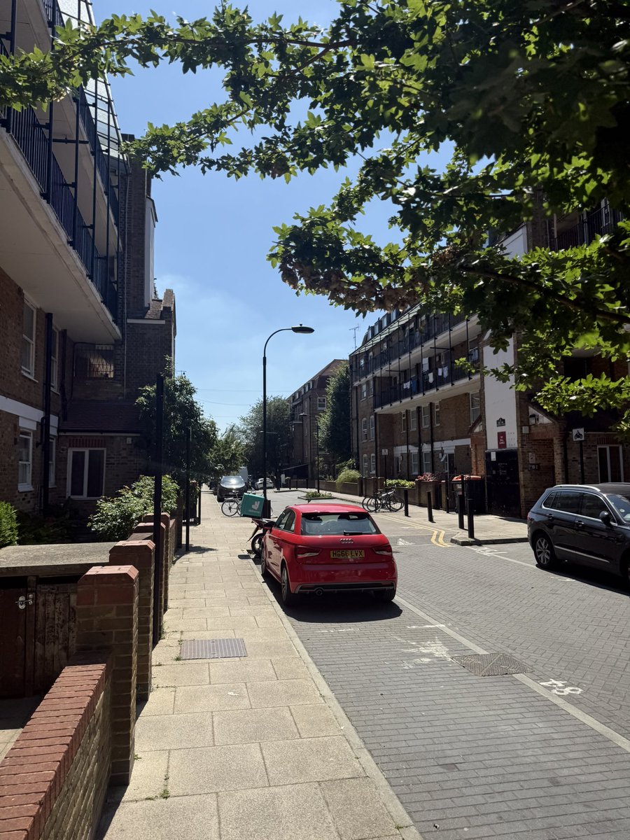 Trey_CS's tweet image. A packed surgery today at the Tudor Rose Community Centre in Fulham Court.
Residents spoke clearly about the challenges they’re facing — from housing to licensing.
If you weren’t able to attend, you can reach me anytime at: Trey.Campbell-Simon@lbhf.gov.uk
#LoveWalhamGreen