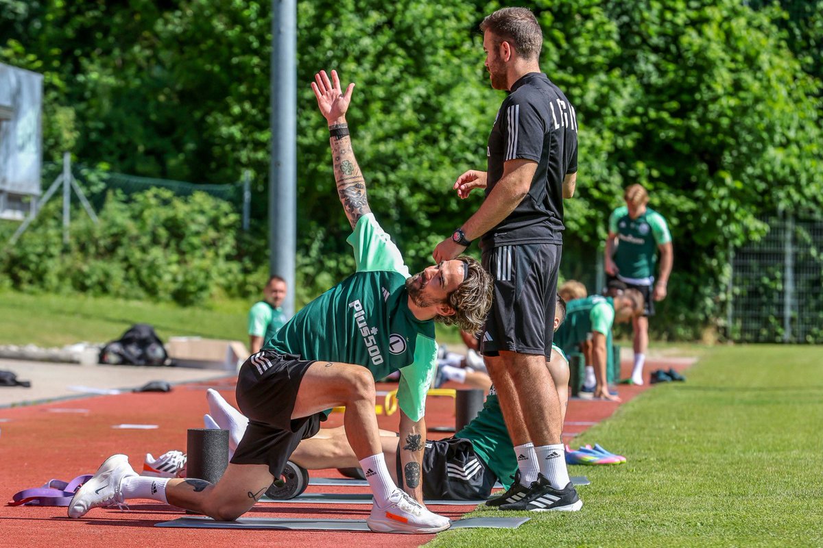 Sebalopezbascon's tweet image. New home. New goals. Same hunger.
Let’s go, @LegiaWarszawa 🔴⚪️🟢