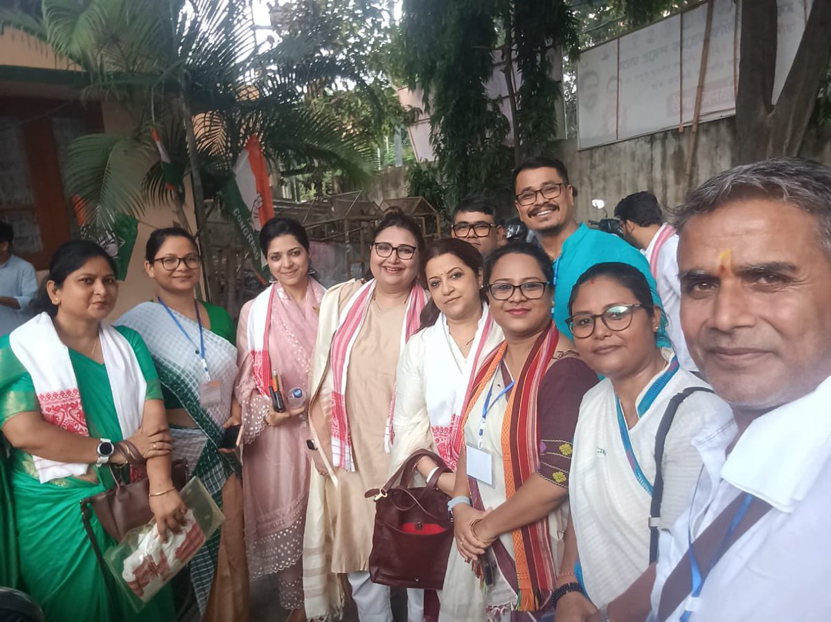 Rashmi INC (@rashmi22302711) on Twitter photo आज #गुवाहाटी में <a href="/INCAssam/">Assam Congress</a> ने एक मीडिया सम्मेलन आयोजित किया, जहाँ पीसीसी अध्यक्ष श्री <a href="/GauravGogoiAsm/">Gaurav Gogoi</a>, AICC मीडिया विभाग प्रभारी श्री और AICC मीडिया टीम ने 35 जिला मीडिया अध्यक्षों और प्रवक्ताओं के साथ मिलकर पूरे #असम में एकजुट, प्रभावशाली आवाज़ को मज़बूत किया।
<a href="/Charanssapra/">Charan Singh Sapra</a> आज #गुवाहाटी में <a href="/INCAssam/">Assam Congress</a> ने एक मीडिया सम्मेलन आयोजित किया, जहाँ पीसीसी अध्यक्ष श्री <a href="/GauravGogoiAsm/">Gaurav Gogoi</a>, AICC मीडिया विभाग प्रभारी श्री और AICC मीडिया टीम ने 35 जिला मीडिया अध्यक्षों और प्रवक्ताओं के साथ मिलकर पूरे #असम में एकजुट, प्रभावशाली आवाज़ को मज़बूत किया।
<a href="/Charanssapra/">Charan Singh Sapra</a>