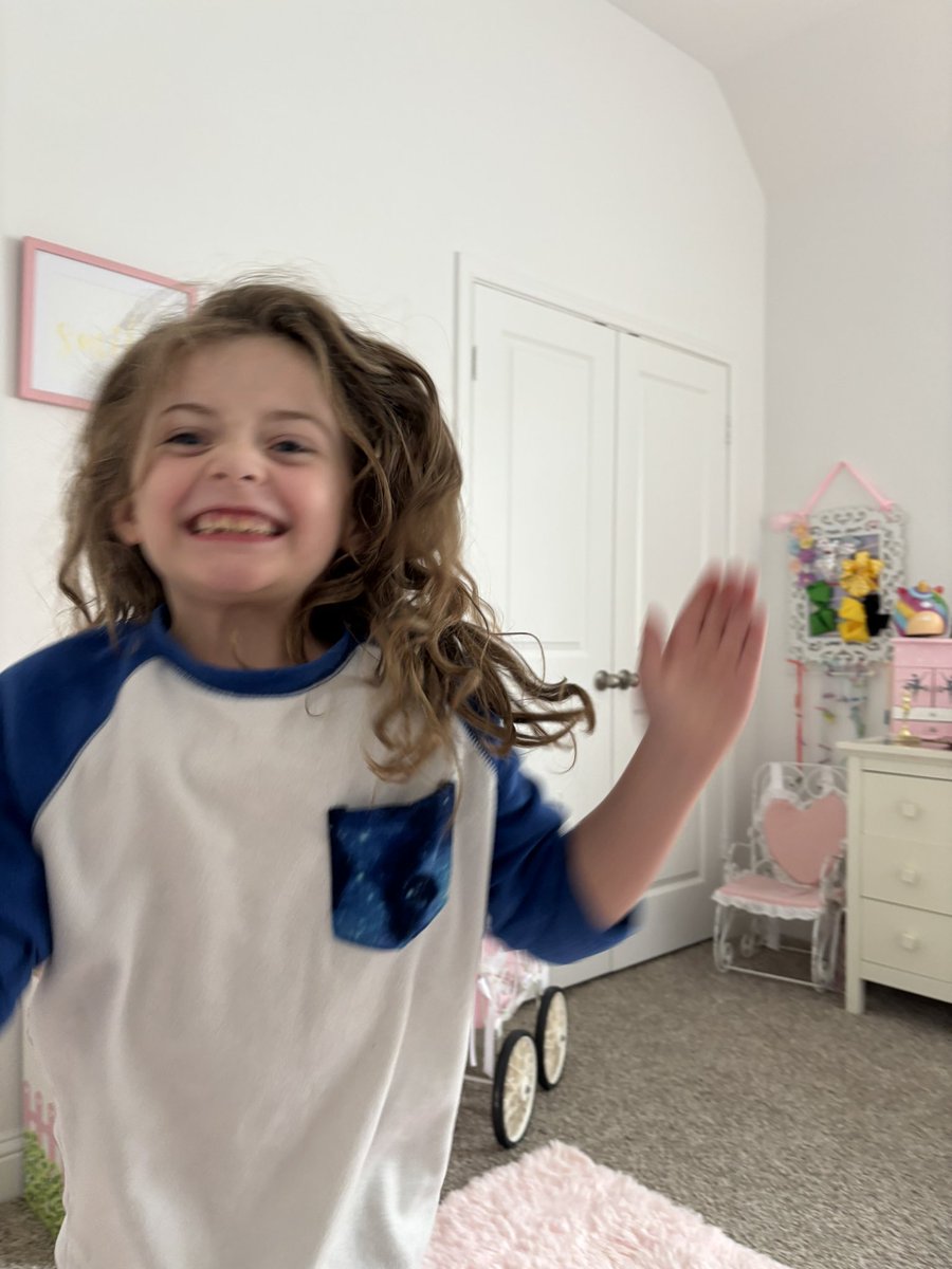 drsttx's tweet image. Today she’s 7. My world is full of so much color because of you, Ellie girl. May you always have the confidence and love for life you bring to every single moment of every day. What a powerful little lady you are and strong woman you will be. Happy birthday, my hummingbird. ♥️