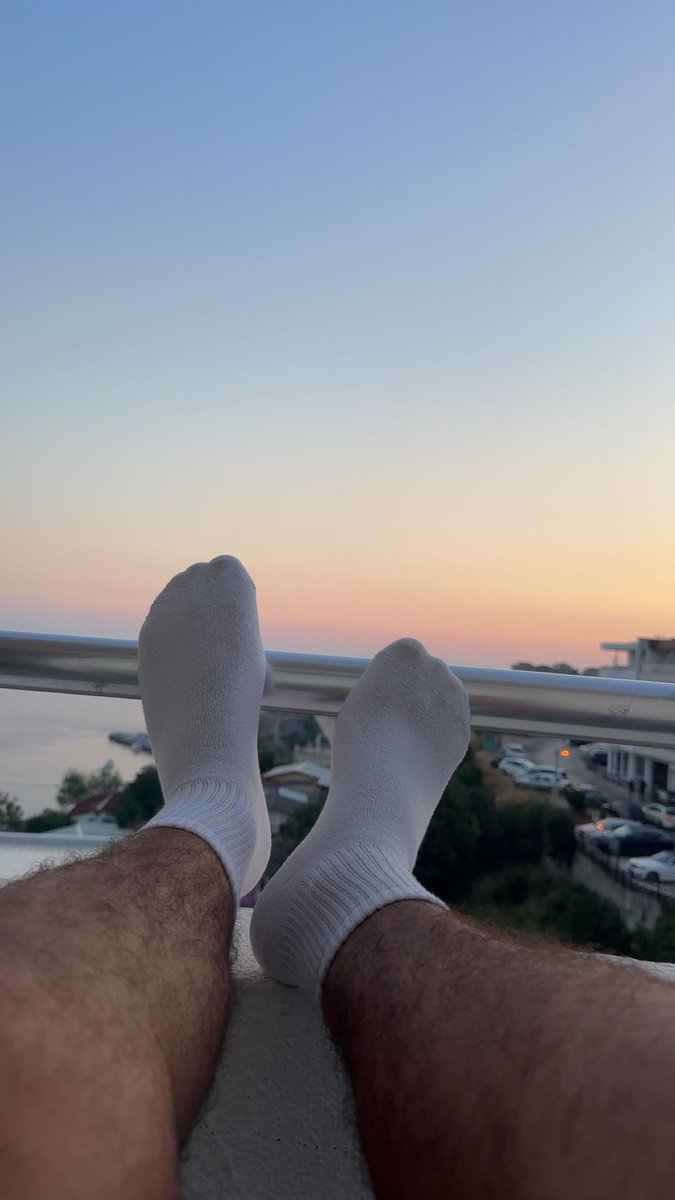zero6____'s tweet image. 🏖️🧦

#feet #feetworshi̇p #whitesocks #montenegro #albania #albanianfeet