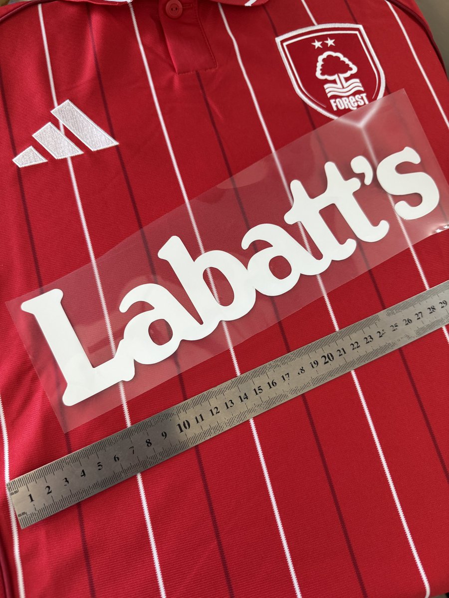 OJRestorations's tweet image. Oh wow!

Some shirts were just made for retro sponsors — and the new Nottingham Forest 2025/26 kit with the Labatts logo? 

I made it happen. 

Absolute perfection 😍

What do we think?