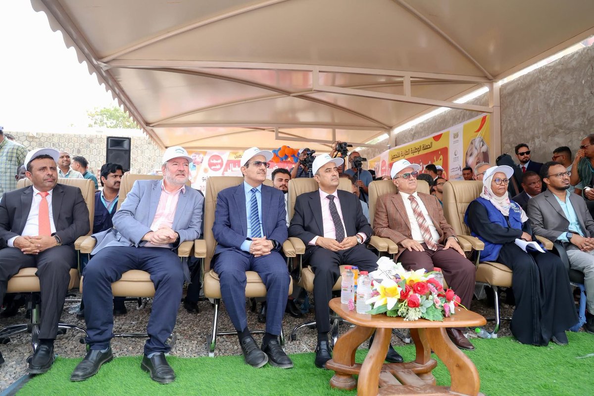 رئيس الوزراء يدشن الجولة الأولى من الحملة الوطنية الطارئة للتحصين ضد شلل الأطفال 

facebook.com/share/1JJLThoe…