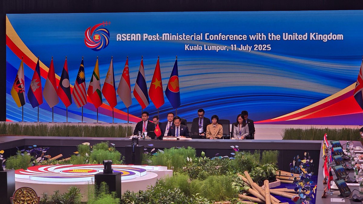 ukmissionasean's tweet image. Just had our @ASEAN –UK Post Ministerial Conference. Thank you to our Country Coordinator Vietnam.
Foreign Secretary @DavidLammy made it clear: an effective #UKASEAN partnership will not only drive growth but it will also enable us to tackle global issues together.
📸:@ASEAN