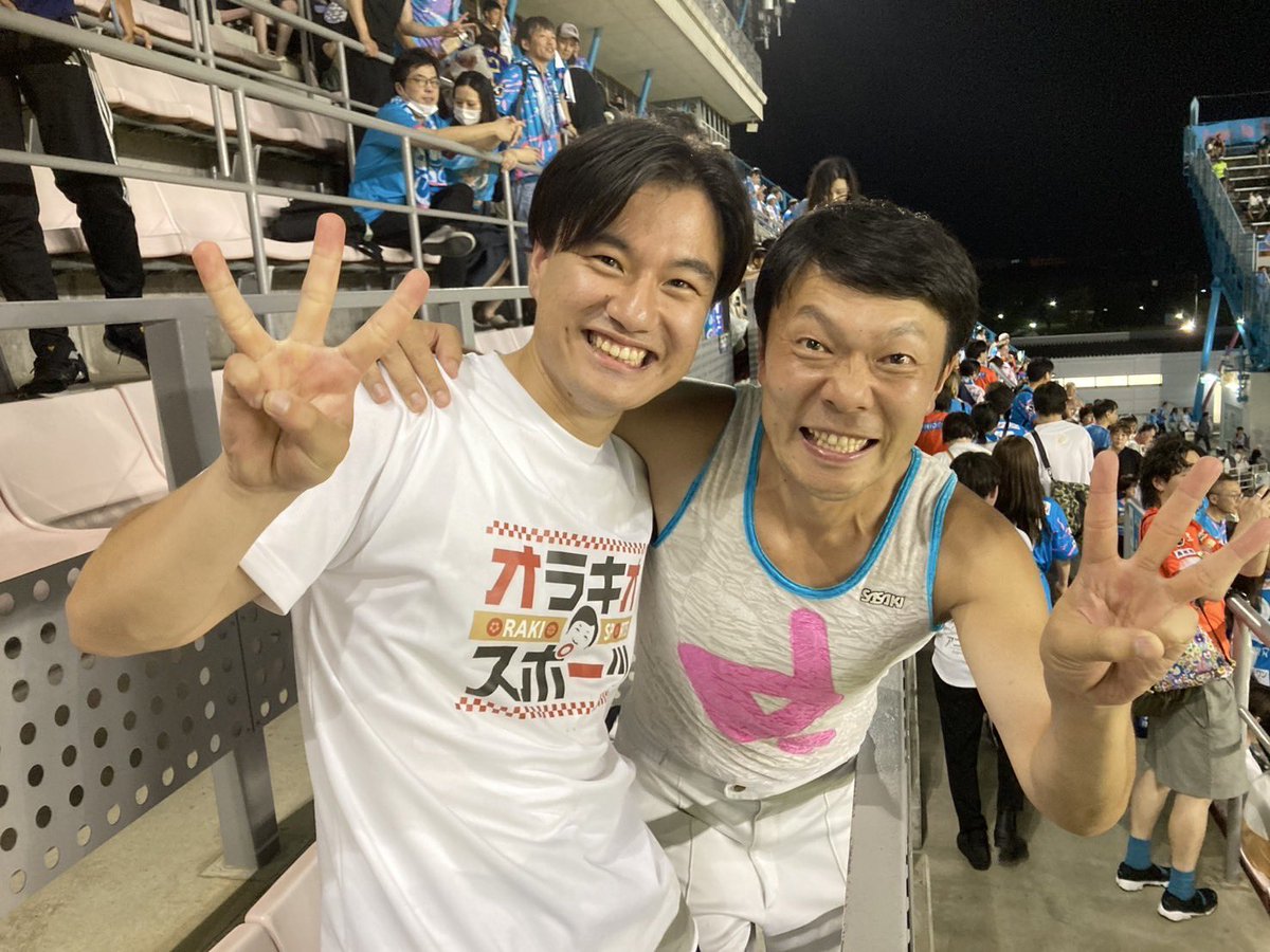 勝った！勝った！勝った！ここで勝つためにゴール運を溜めてたのね新川選手！15000人を越える入場者そして勝利！本当に嬉しい！自分がポスターをプロデュースした大事な1戦目でもあったので勝たせてくれたサガン鳥栖に関わる全てのみなさんに感謝しかない！ありがとうございました！#サガン鳥栖