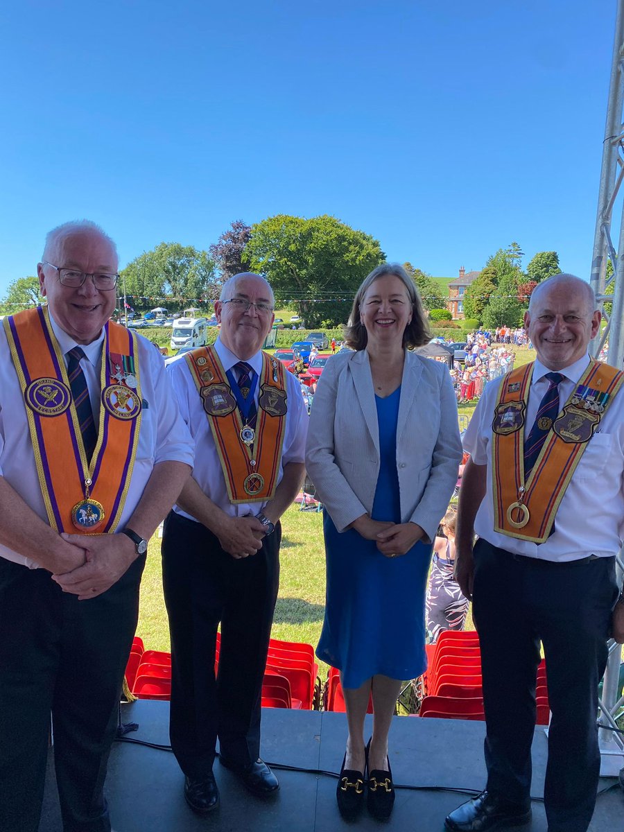 NIOgov's tweet image. Today, NIO minister @PutneyFleur attended the County Armagh Twelfth demonstration which is traditionally one of the largest in the world.
The Minister paid tribute to the fantastic atmosphere and the community spirit on display.