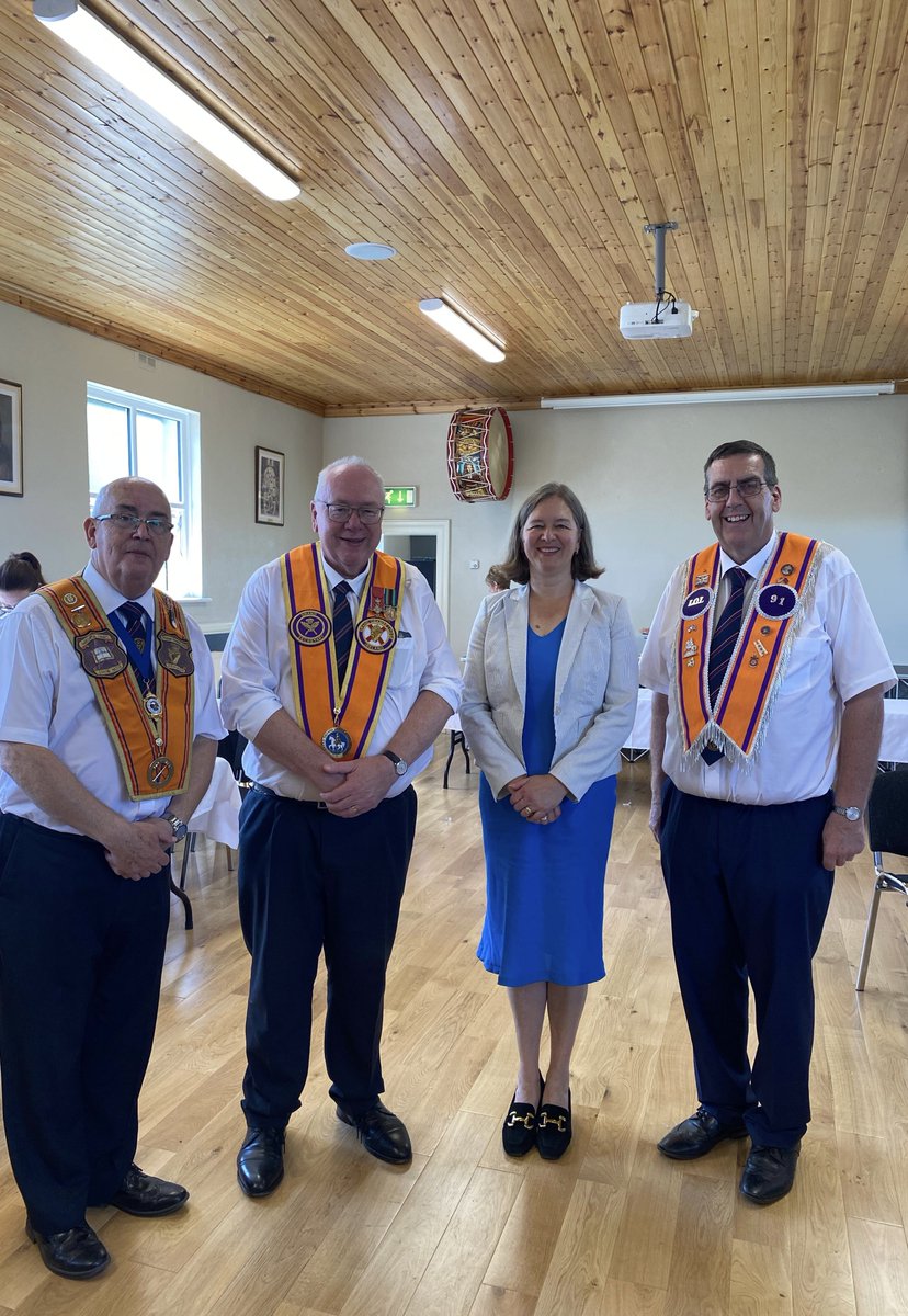 NIOgov's tweet image. Today, NIO minister @PutneyFleur attended the County Armagh Twelfth demonstration which is traditionally one of the largest in the world.
The Minister paid tribute to the fantastic atmosphere and the community spirit on display.