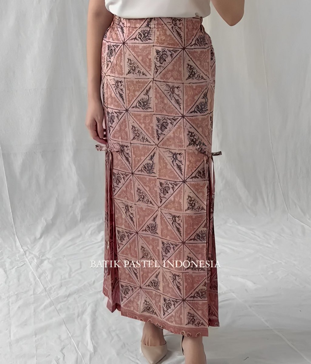 elegant batik skirt 

a thread