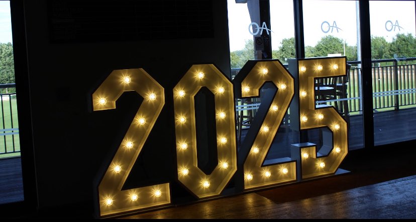 Westfield Academy’s Year 11 Prom was a night to remember!
From standout car arrivals to non-stop photo booth moments, the energy was brilliant from start to finish.
After the pressure of GCSEs, it was great to see students relaxed and enjoying time with friends.