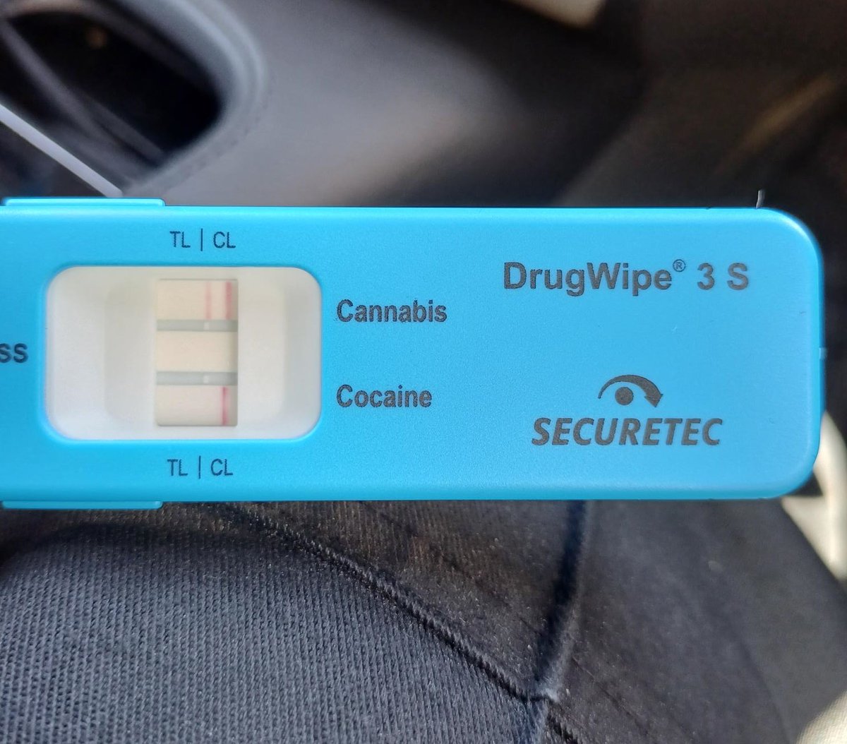 MerPolTraffic's tweet image. Mistaking our patrol for a security guard, following a short conversation the driver of this vehicle unwittingly found themselves under arrest for drug drive, and reported for having no brake lights, no tax and no MOT. The smell of cannabis was rather overwhelming! @DVLAgovuk