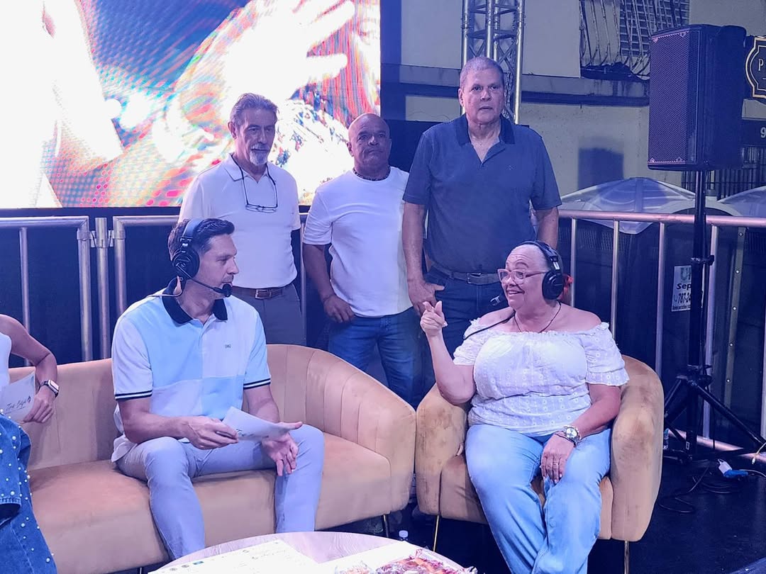 ¡Espectacular primer día de las Fiestas de la Boulevard! Te esperamos hoy, sábado, y el domingo con lo mejor de la música y gastronomía, con estacionamiento, transporte colectivo accesible y seguridad reforzada. Más de  60 espectáculos en seis tarimas y una sola avenida.