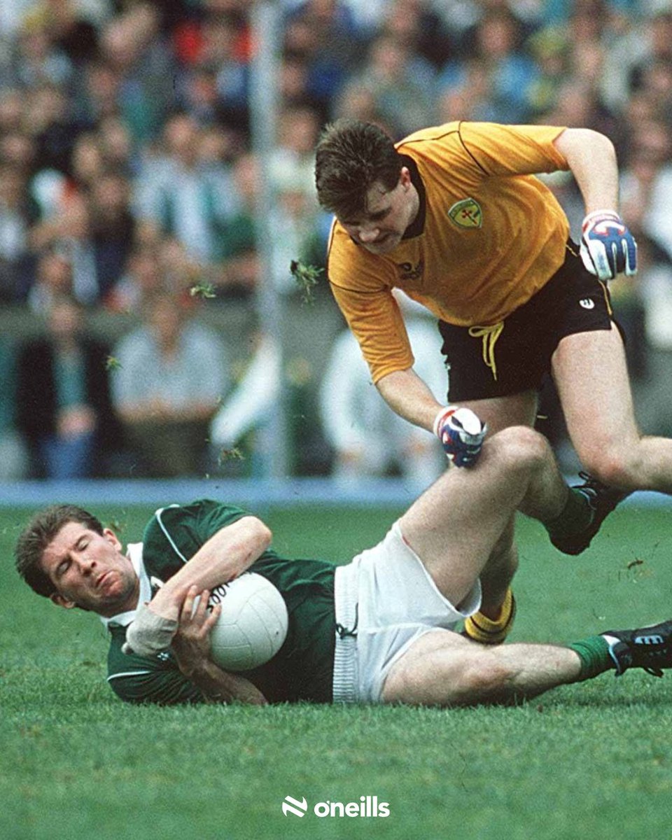 ONeills1918's tweet image. In 1990, Bernard Flynn struck twice against Donegal as Meath powered into the All-Ireland final. A physical, full-blooded semi-final in front of a packed out Croke Park. ⚔️
35 years later, they meet again with a place in the final up for grabs once more! 💚💛