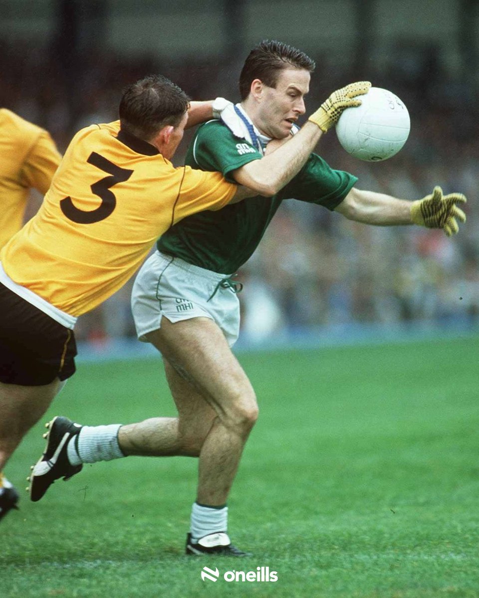 ONeills1918's tweet image. In 1990, Bernard Flynn struck twice against Donegal as Meath powered into the All-Ireland final. A physical, full-blooded semi-final in front of a packed out Croke Park. ⚔️
35 years later, they meet again with a place in the final up for grabs once more! 💚💛