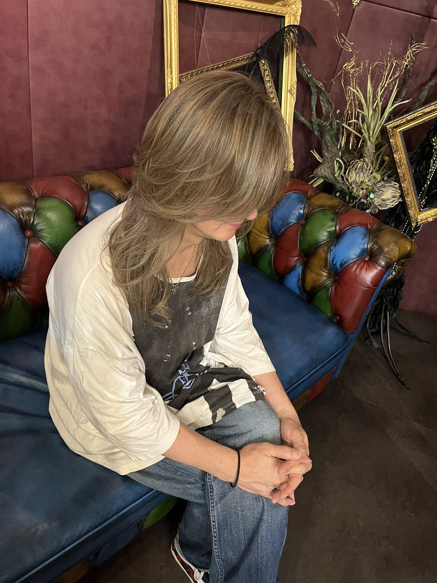 AoPBUG's tweet image. 3ヶ月ぶりに美容室へ✂️
キレイキレイにしてもらいました✨
毎回ファビュラスに仕上げていただき
心から感謝でございます❤︎
#queeva
#アサコ感激