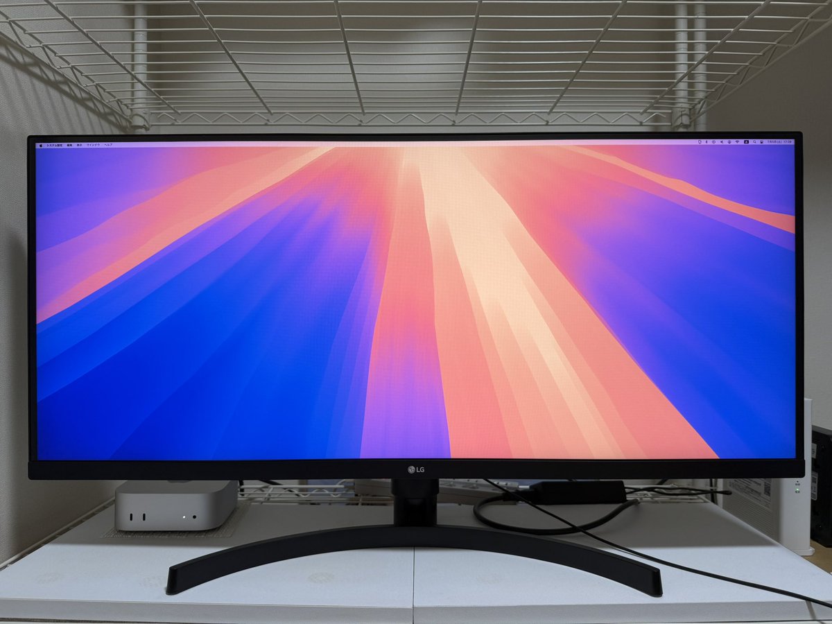 キター！LG有機ELゲーミングモニター(32GS95UV-W) 31.5インチデカっ！と思ったけど34インチウルトラワイドと比べると横が少し短くて縦が少し長い感じ。QHDとUHDの解像度の違いの方がデカい。