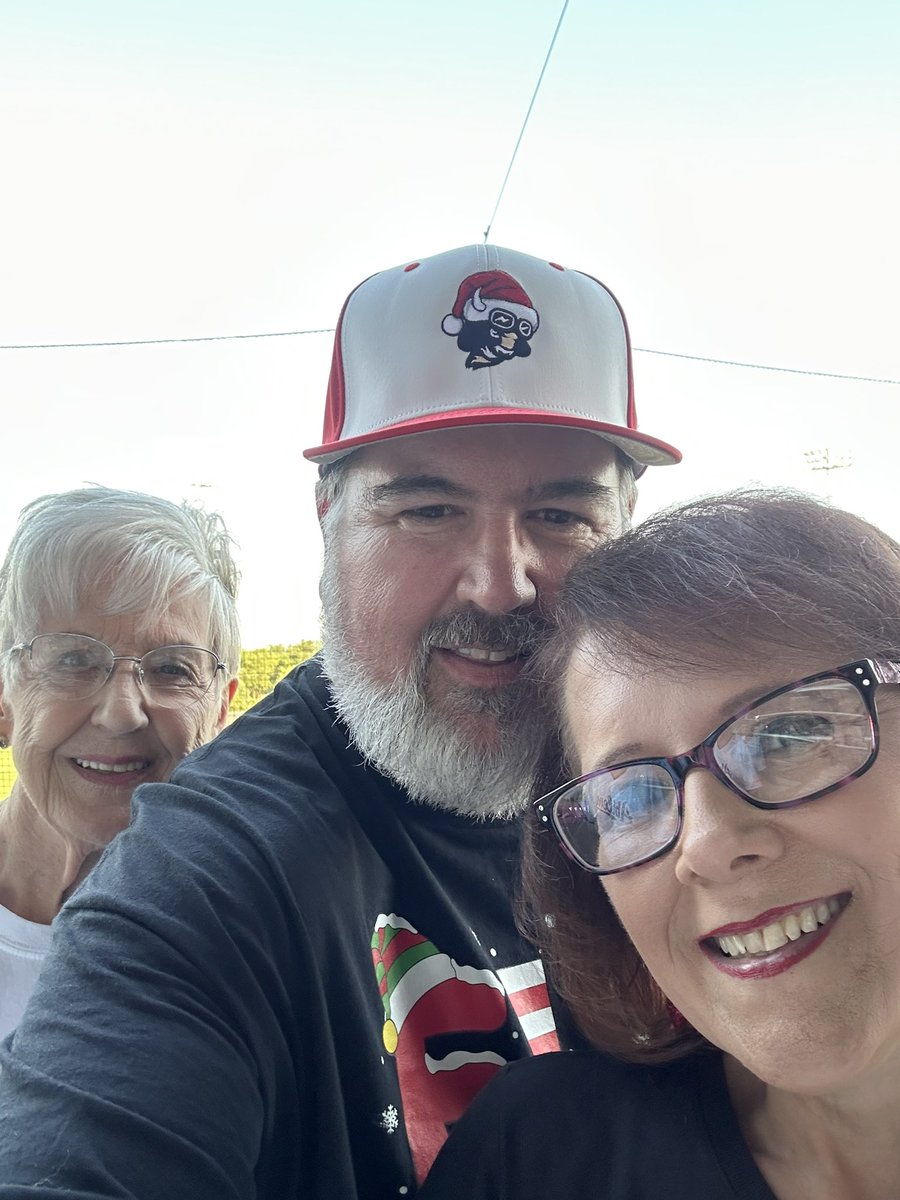 TBMccutchen's tweet image. Game 68 - Christmas in July - Piney Woods v @ABIFlyingBison did not disappoint. Mom finally came out, team sold (very limited supply) Christmas themed caps and Mr. Berry is one of our biggest fans (probably more loyal than me!) + a big win! Great night at the yard! #Road2Wrigley