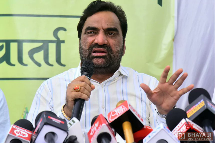 गरीब शोषित की एक मात्र आवाज़ -<a href="/hanumanbeniwal/">HANUMAN BENIWAL</a>

#माफिया_संरक्षक_भाजपा
