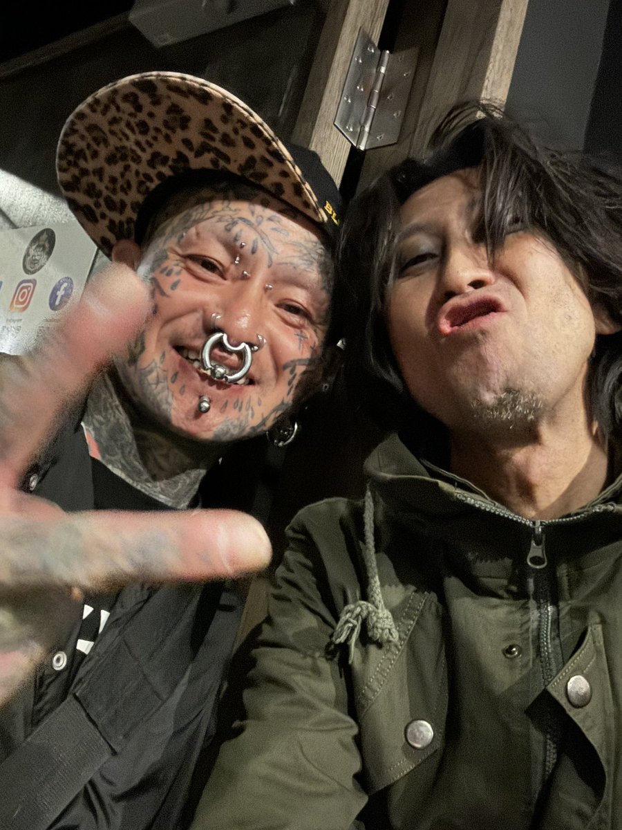 暑いんだか　寒いんだか
よーわからんHAKODATE CITY

布団蹴飛ばして腹冷やすなよ！

AC/DC STUDIOは久々ですね〜
苫小牧Cafe Seedsでは初ライブ！
宜しくお願い致します👍

BLAGの仁も行きますよ😁