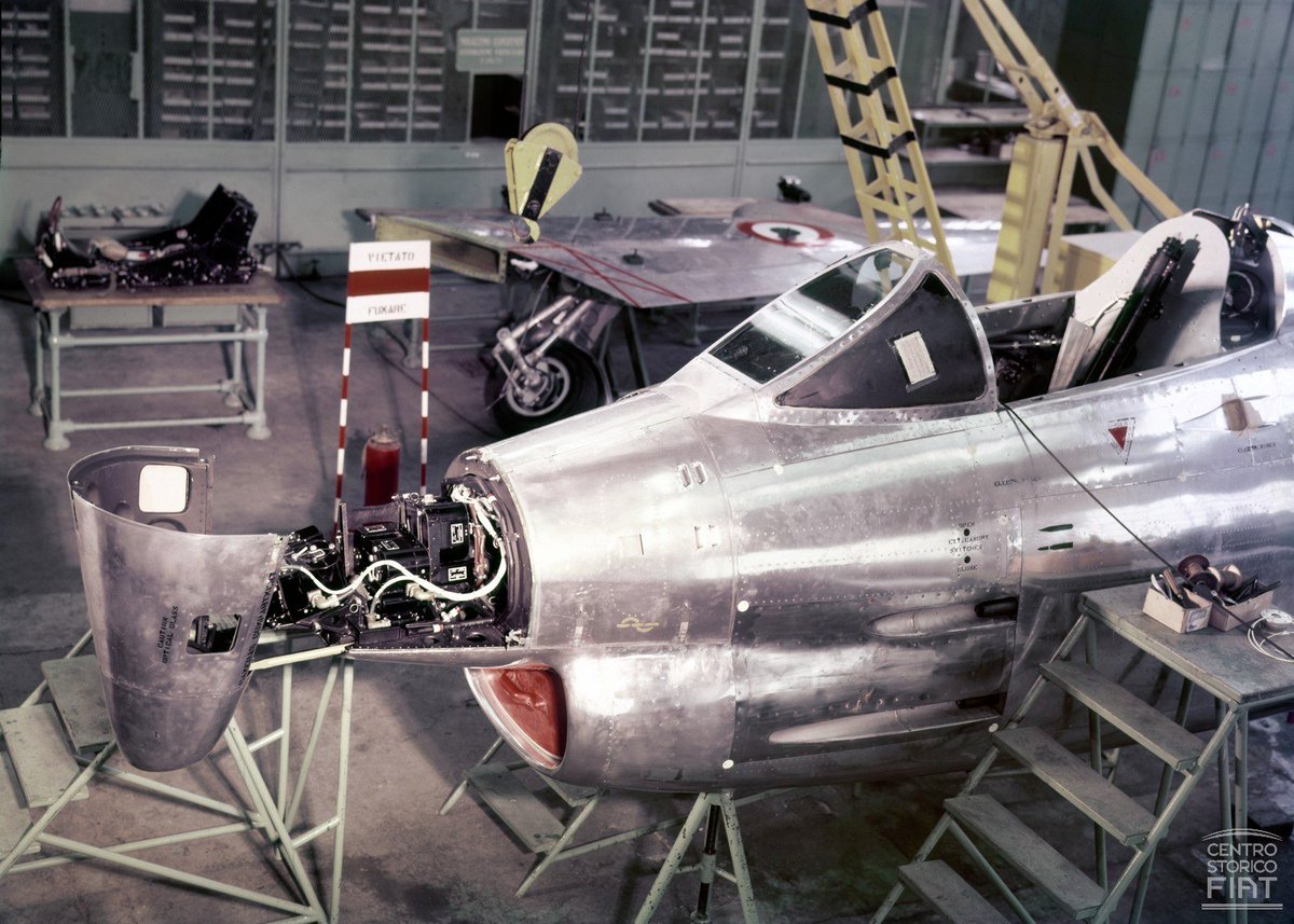 CiroNappi6's tweet image. Prototype of FIAT G.91 R (Ricognitore/Recon) on Final Assembly Line in Turin Corso Marche plant.
Note the dome opened and the photographic and electronic equipment inside.
Late 50s