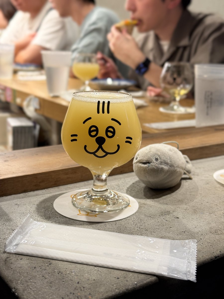 アルパーは高くないのにホップゴリゴリニゴニゴ感が半端ない。ねこビアさんのビールこれが初めてだったけど、ビアキチさんらしいヘイジーですね
#NEKOBEER NEKO襲来 DDH Hazy Pale Ale ABV:5.0%
#クラフトビール
#中年酒劇レヴュークラフトビィル
#福岡 #BEERKICHI
