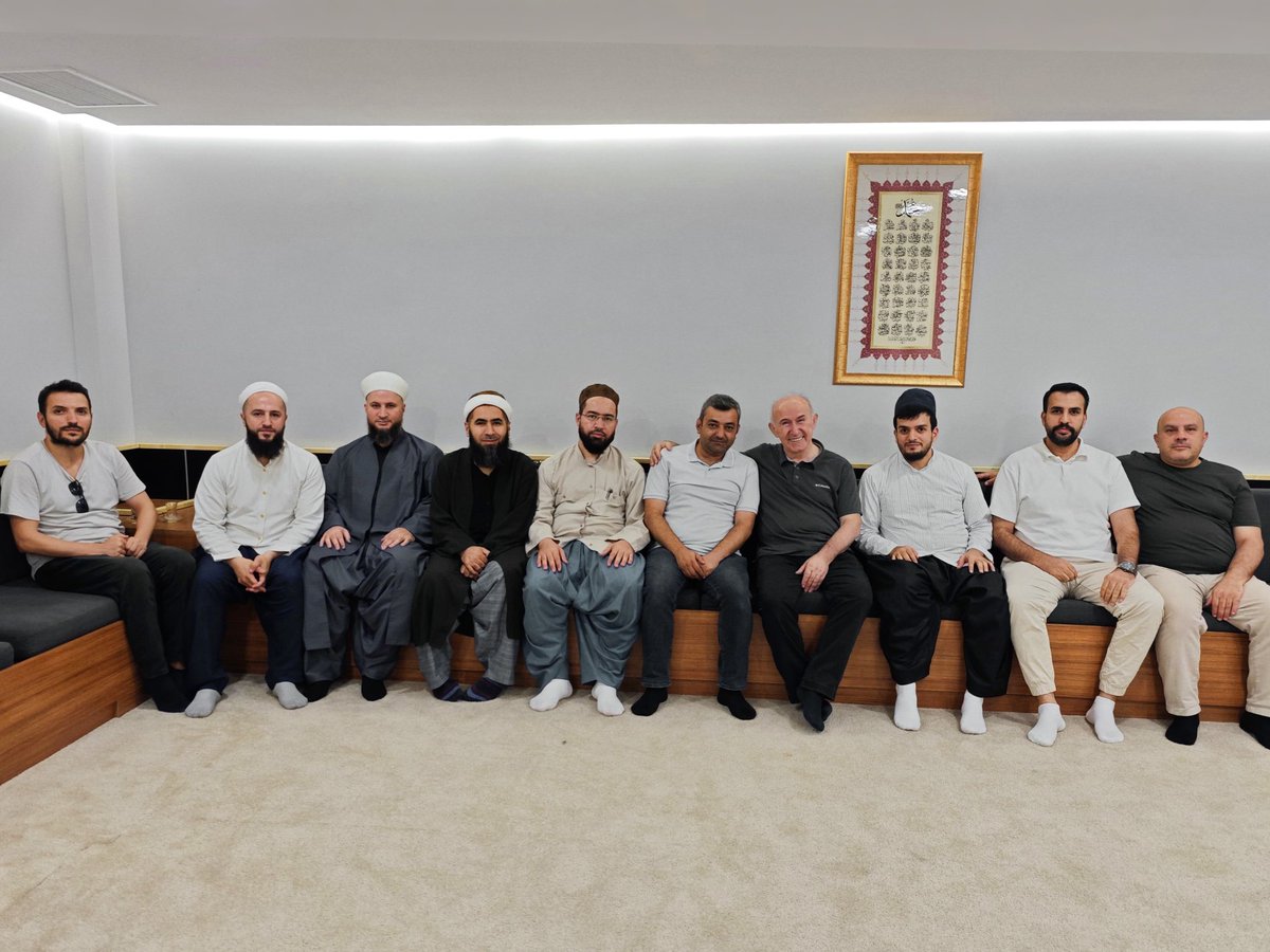 Mübarek Efendiler (@m_efendiler) on Twitter photo Kıymetli Ahmet Şimşirgil Hocamıza Misafir Olduk.
Rabbim Sağlık, Sıhhat Afiyetler İhsan Eylesin. Âmin 🤲🏼
<a href="/ahmetsimsirgil/">Ahmet Şimşirgil</a> Kıymetli Ahmet Şimşirgil Hocamıza Misafir Olduk.
Rabbim Sağlık, Sıhhat Afiyetler İhsan Eylesin. Âmin 🤲🏼
<a href="/ahmetsimsirgil/">Ahmet Şimşirgil</a>