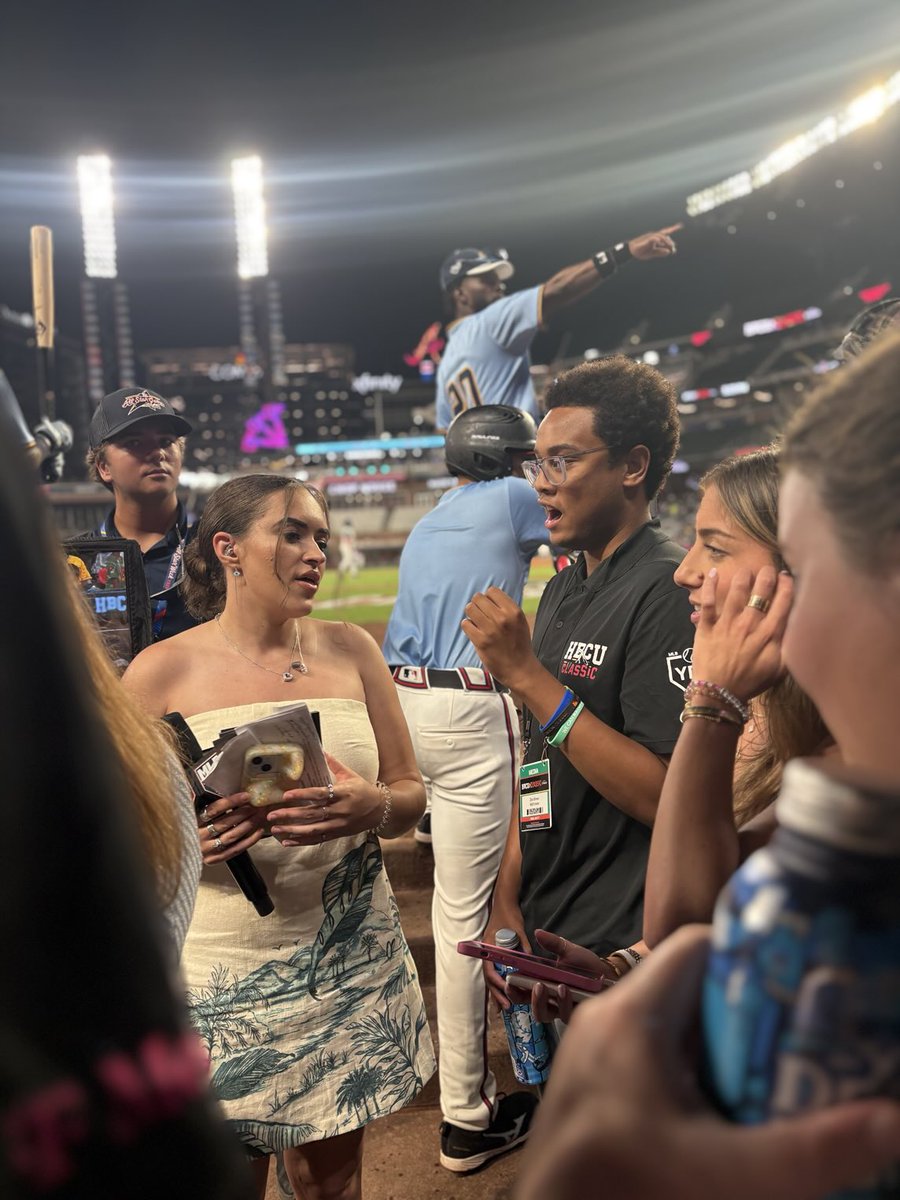 Black Play-by-Play Fund (@blackpxpfund) on Twitter photo A couple more from last night’s HBCU Swingman Classic.
An incredible, invaluable night in Atlanta for our group all thanks to <a href="/MLBNetwork/">MLB Network</a>, <a href="/JennaVDR/">Jenna Van De Ryt</a>, <a href="/tbrooksBIN/">Tyrone Brooks</a> and others. A couple more from last night’s HBCU Swingman Classic.
An incredible, invaluable night in Atlanta for our group all thanks to <a href="/MLBNetwork/">MLB Network</a>, <a href="/JennaVDR/">Jenna Van De Ryt</a>, <a href="/tbrooksBIN/">Tyrone Brooks</a> and others.