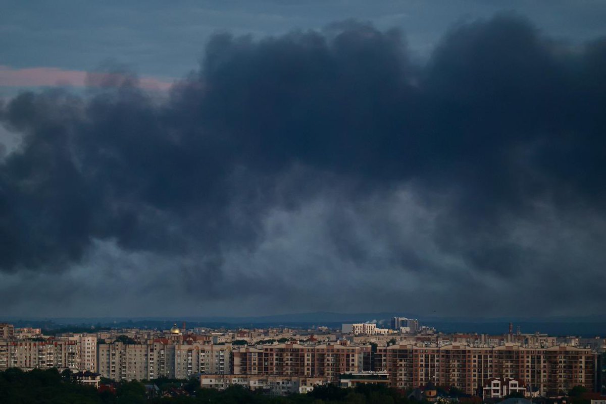 Můj Lvov. Můj domov. Moje univerzita.
Město, kde jsem se smála, učila, žila. 
Rusko je zlo.
Podpora nesmí ustat. Ne kvůli politice, ale kvůli lidskosti.