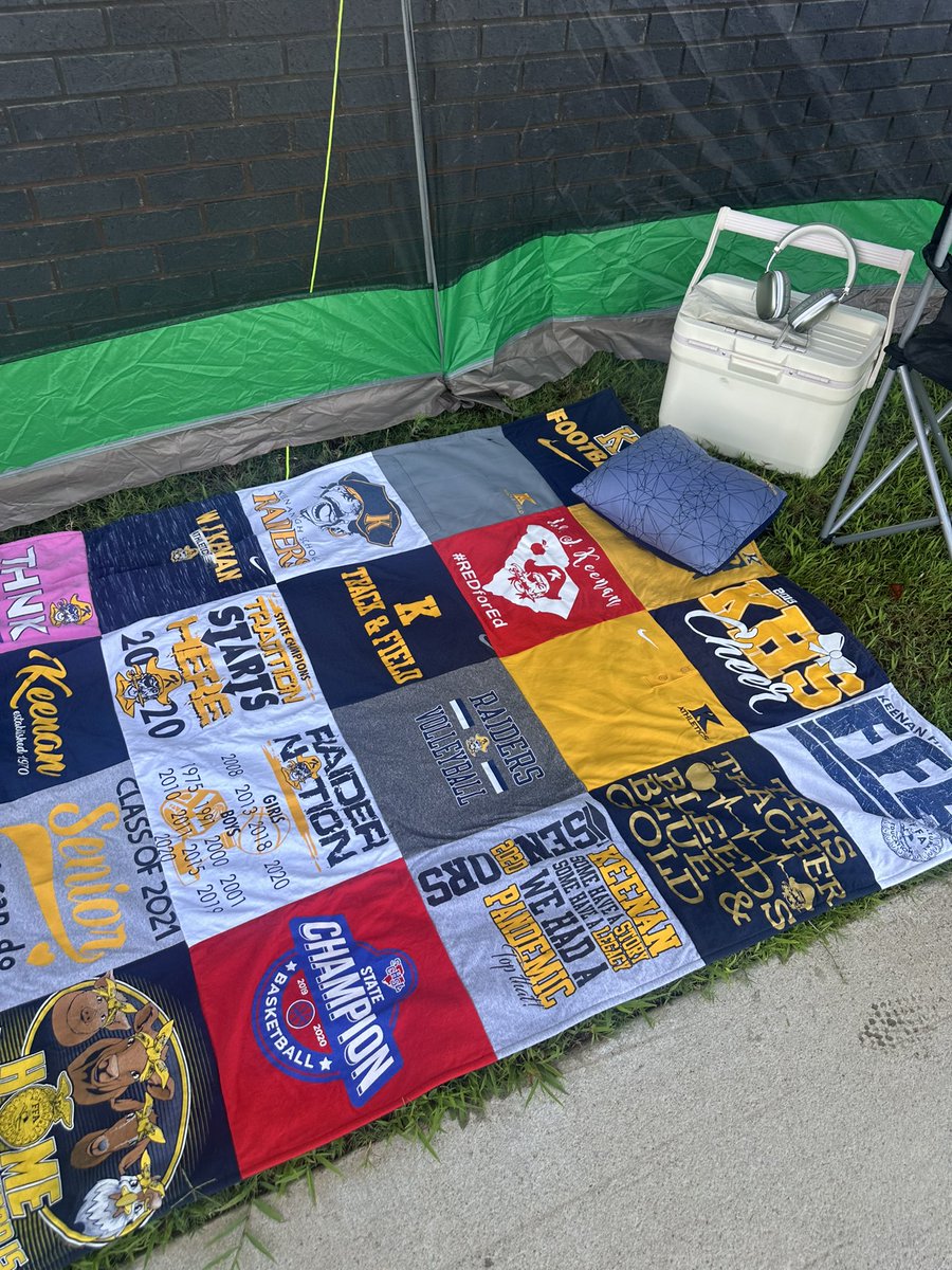 EducatorMNS's tweet image. I’m not in “track parent” shape anymore. Assembling that tent kick my behind 😭
I brought my Keenan quilt with me. I had so many shirts but I couldn’t bear to throw them away and my good friend made it into a quilt for me.
I actually have two of them 😂