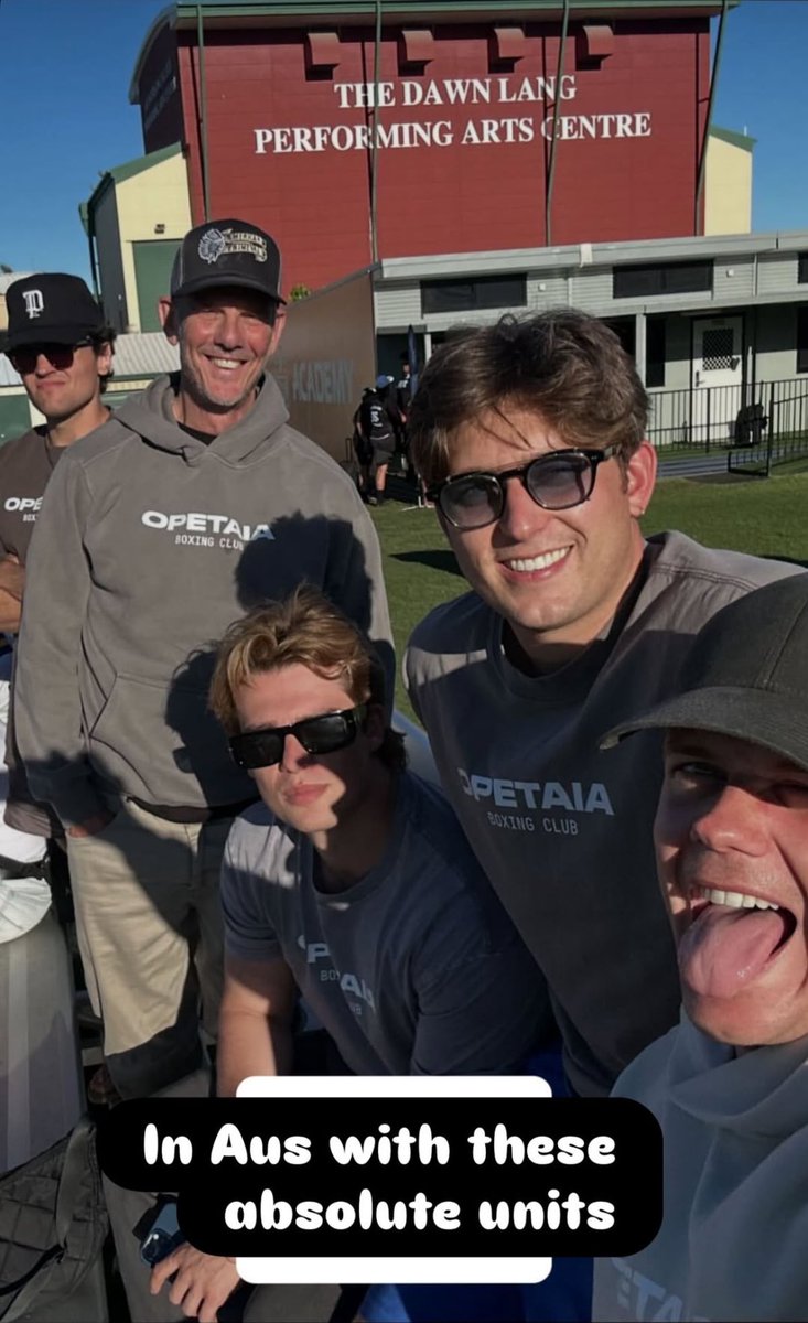 Nicholas Galitzine Brasil (@ngbrsite) on Twitter photo "Na Austrália com essas figuras"
📸 Nicholas Galitzine via Instagram Stories. "Na Austrália com essas figuras"
📸 Nicholas Galitzine via Instagram Stories.