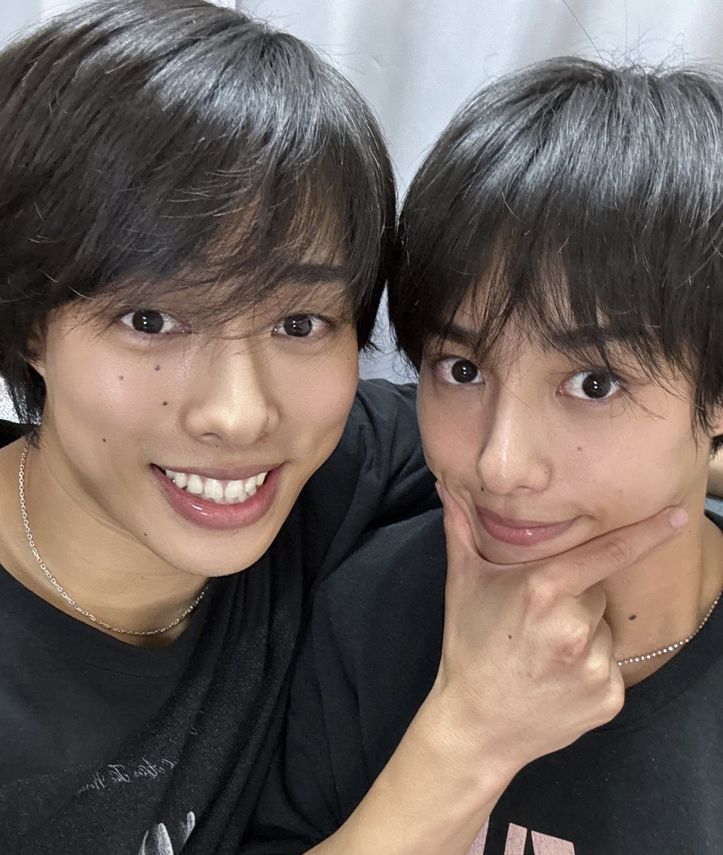 h0601ss1's tweet image. FCライブありがとう〜！！
今日も最高だった🙌
たくさんふざけちゃってごめんね😂

ゆっくり休んでね！おやすみ🌟

#あやはや　#佐藤三兄弟　#TRIANGLE