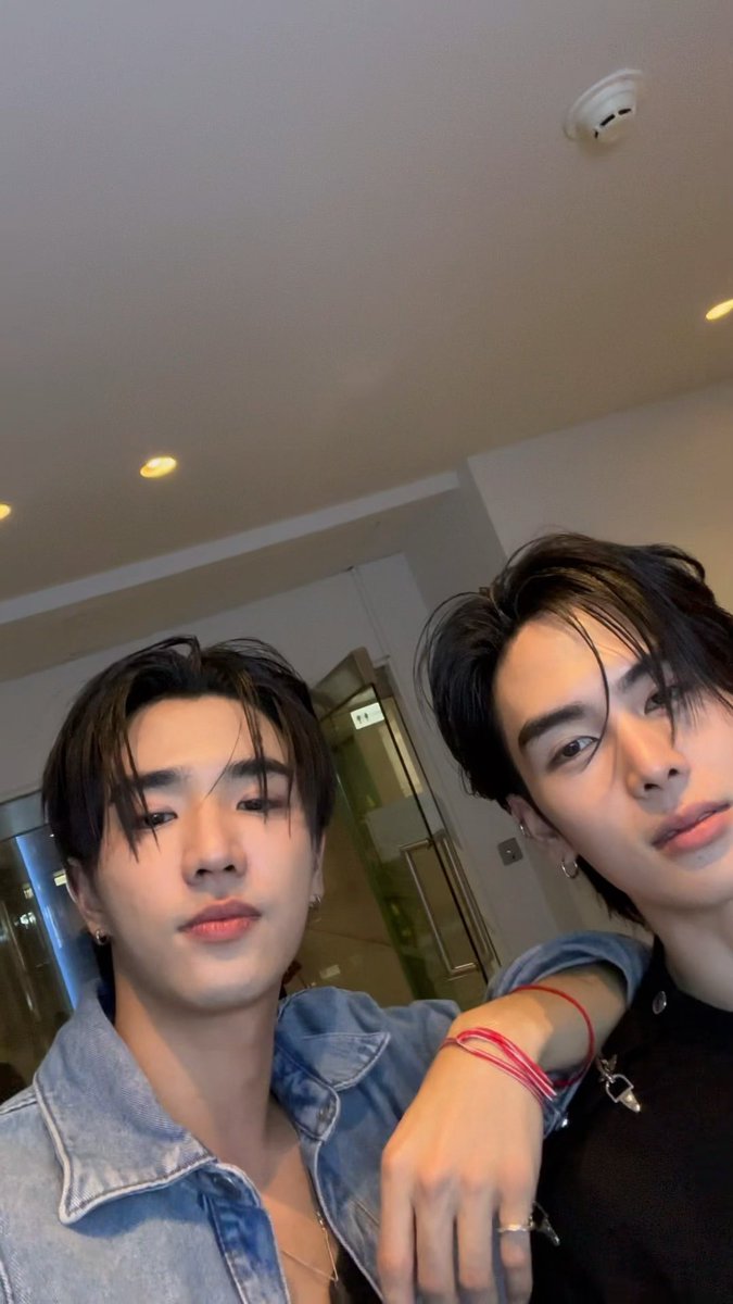 PERTHPPE (@perthppe) on Twitter photo วันนี้ขอบคุณมากๆนะครับ ฝนตกดูเเลตัวเองกันด้วยนาา รักมากๆ ฝาก <a href="/OPPOThailand/">OPPO Thailand</a> กับทุกคนด้วยนะครับ🫶🏻🖤🤍
PERTHSANTA OPPO EVENT
#Reno14SeriesTHxPerthSanta วันนี้ขอบคุณมากๆนะครับ ฝนตกดูเเลตัวเองกันด้วยนาา รักมากๆ ฝาก <a href="/OPPOThailand/">OPPO Thailand</a> กับทุกคนด้วยนะครับ🫶🏻🖤🤍
PERTHSANTA OPPO EVENT
#Reno14SeriesTHxPerthSanta