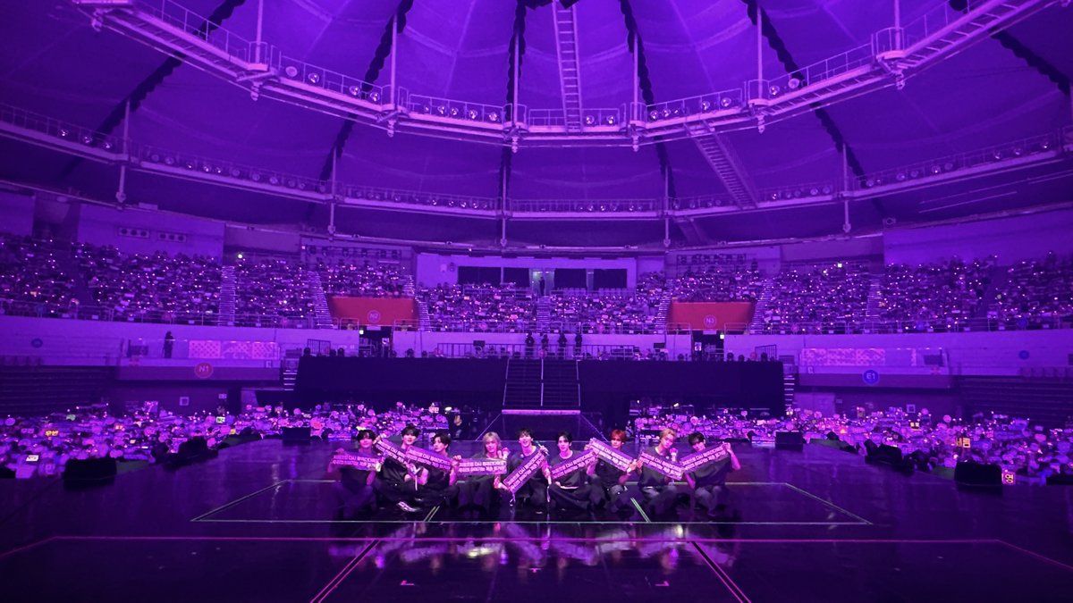 [📸] 250712
2025 CRAVITY CONCERT [Dare to Crave] DAY 1
⠀
러비티와 처음 만났던 그날처럼 특별했던 순간🎞️
러비티만 있다면 크래비티의 이야기는 언제든 계속될 거예요❣️
2025년 7월 12일, 우리의 시간을 기억해💫
⠀
#CRAVITY #크래비티 
#DaretoCrave