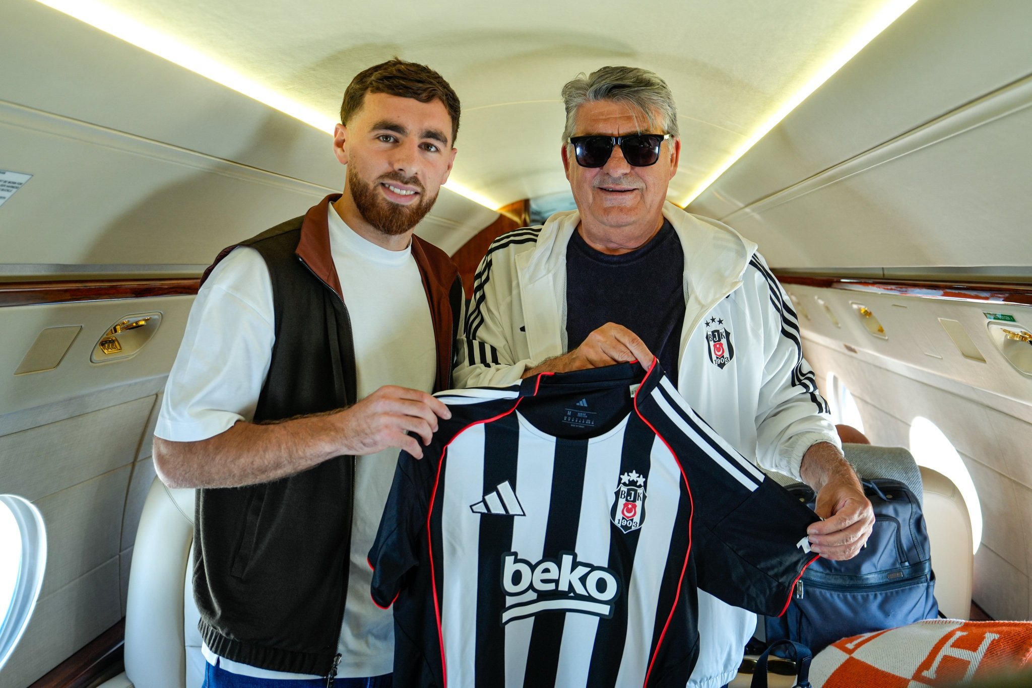 GvqNzcQWMAEgnYv?format=jpg&name=large