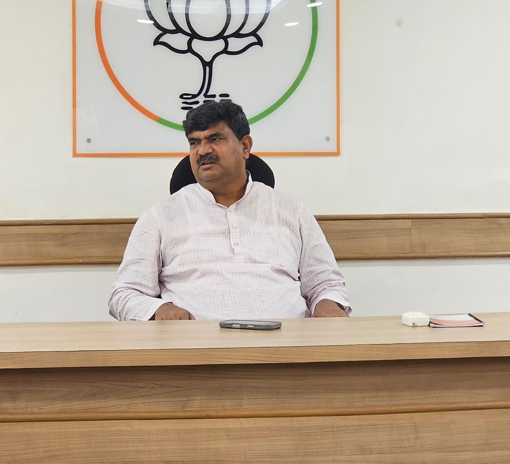 idharampalsingh's tweet image. आज लखनऊ मुख्यालय पर अभियानों के निमित्त आयोजित होने वाले कार्यक्रमों की संगठनात्मक बैठक किया।