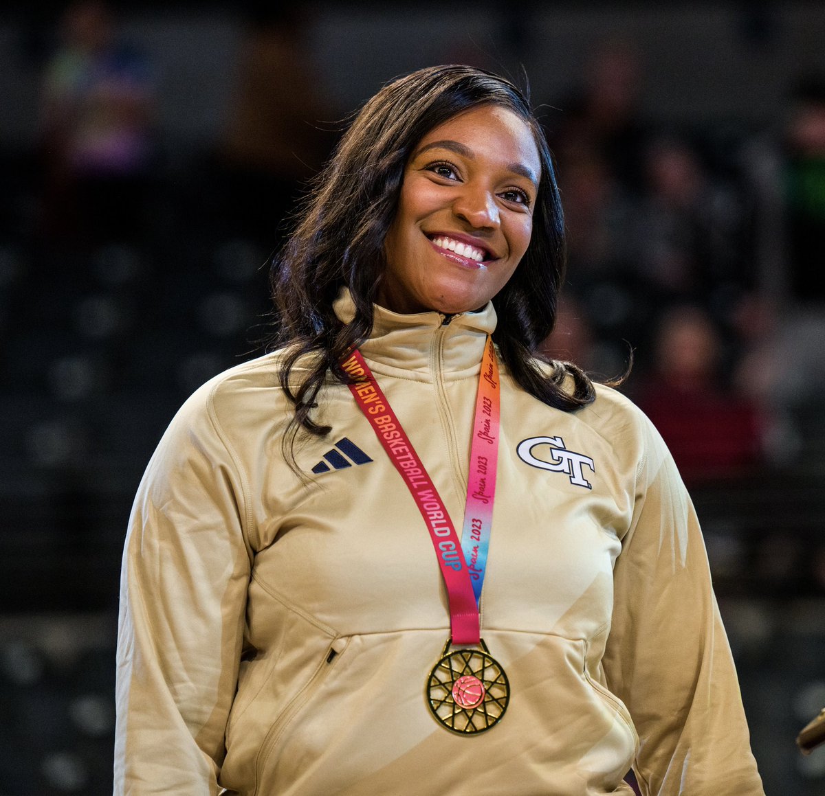 GTWBB's tweet image. Sending winning vibes to the best athletic trainer out there as Rachel begins the #FIBAU19 Women’s World Cup with Team USA today.
Good luck Rachel and @usabjnt. Bring home another 🥇! #StingEm