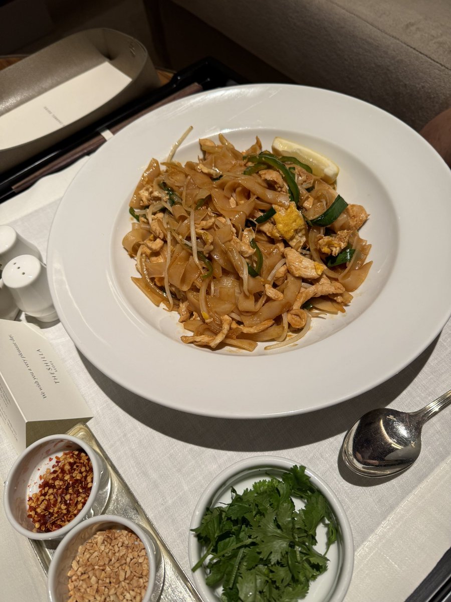 starlightFD's tweet image. 정말 바쁜 이번달.
주말에 이틀 쉬는 것도 이번주만..