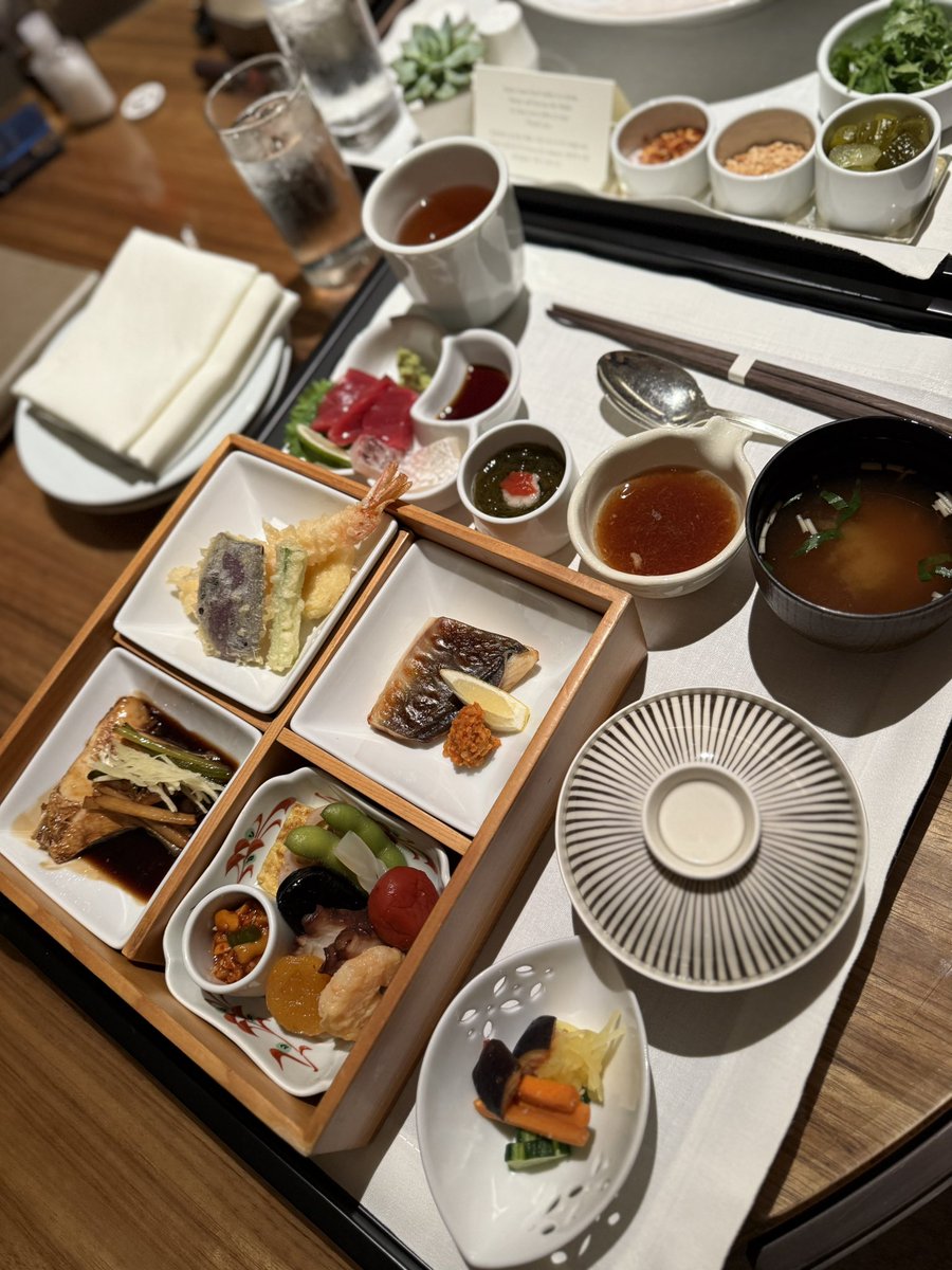 starlightFD's tweet image. 정말 바쁜 이번달.
주말에 이틀 쉬는 것도 이번주만..