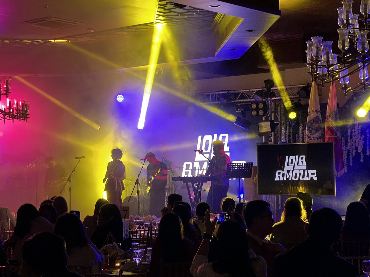vincimendoza's tweet image. UST Salinggawi and Lola Amour at the AMV Accountancy Alumni Homecoming.