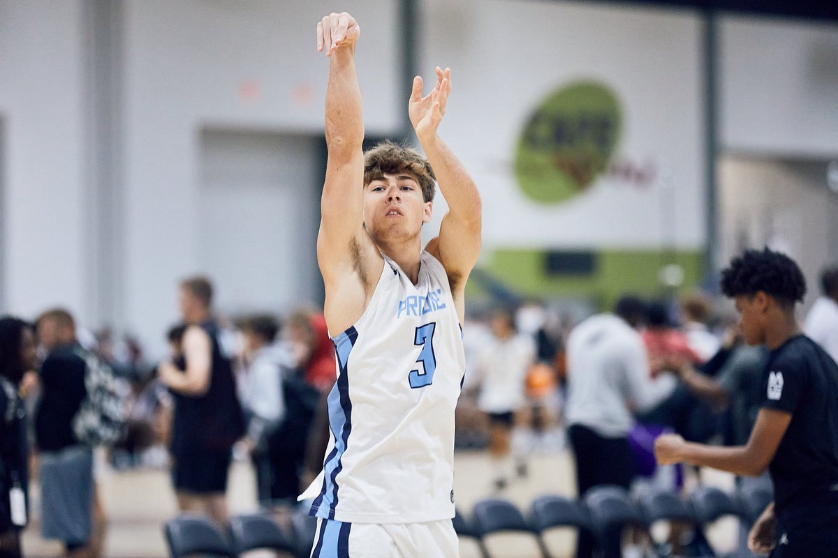 Saw a lot of this yesterday from 2026 Pro One Academic guard Tripp Mason. The sneaky sharpshooter has two games with six 3s at #BOTS