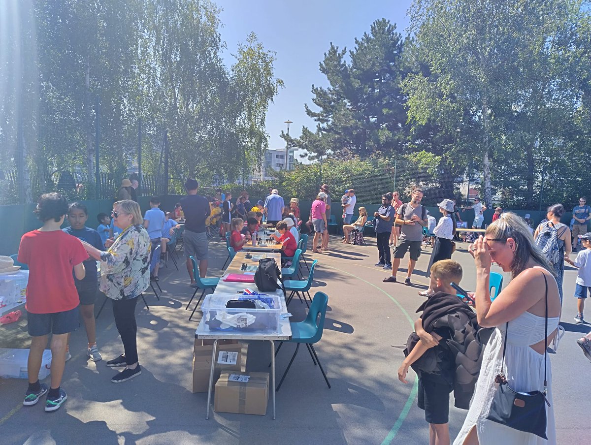 Chess_Fest's tweet image. ChessFest Portishead is in full swing - it may be a small town but they punch above their weight when it comes to chess! Spead over 5 sites in the town - if you&apos;re in the area pop over for a game! chess-fest.com/portishead