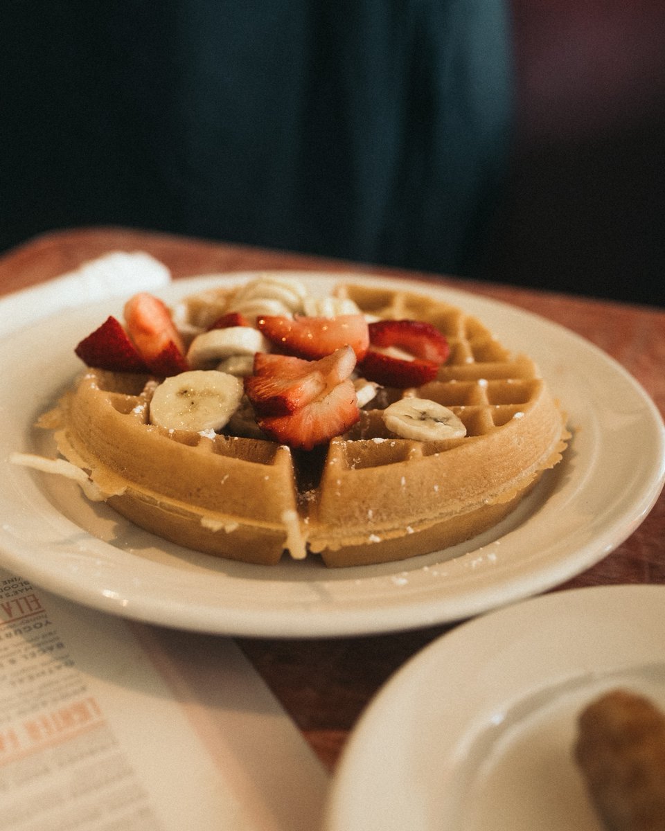 Start your day on a sweet note. 🍓🍌

[📸: IG/luckycatvisual]