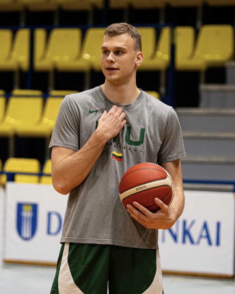 BadgerMBB's tweet image. Good luck to incoming #Badgers freshman Alex Bieliauskas as he represents Lithuania in the @EuroBasket U20 tournament!
Lithuania opens play against Greece this morning at 10 am CT, watch it live on YouTube!
📺 youtube.com/live/I1-t-R5-8…