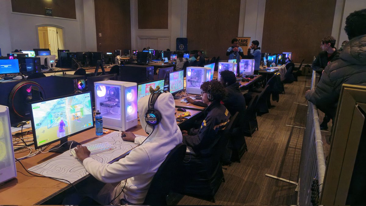 Have you been at the #AGC25 LAN happening in #CAPETOWN? 👀 

<a href="/AfricanGaming/">ACGL</a>
<a href="/HighBorn_GG/">High Born</a>
<a href="/Slayerdrink/">Slayer Energy</a>

#HighBorn #TheRedShield #SlayerEnergy #TechDomain #meetings #greetings #org #gamingcommunity #LAN #AGC25
