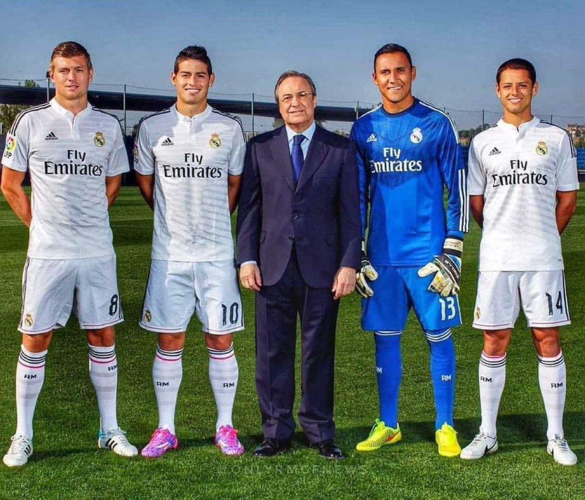 صيف ريال مدريد عام 2014

توني كروس

جيمس رودريغيز

كيلور نافاس

تشيشاريتو