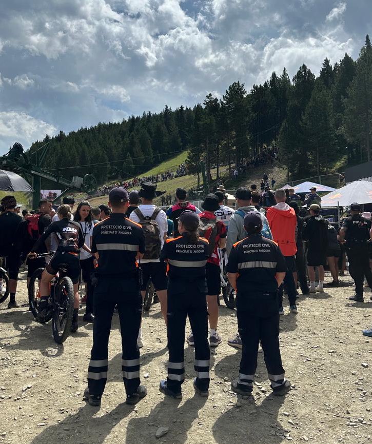 🚴‍♂️ Seguim un dia més a la Copa del Món de BTT amb el CECOR i el Cos de Voluntaris, totalment operatius.

#méspreparatsmésresilients